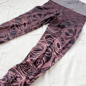 Leggings w hand drawn art silkscreened V-Keen